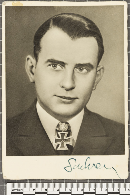 Korvettenkapitän Reinhard Suhren
