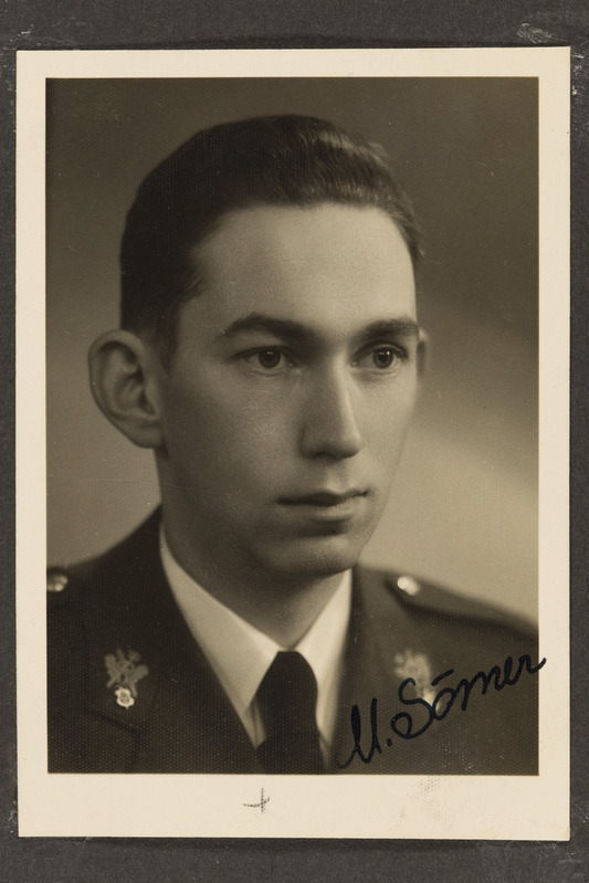 Sõjaväe Tehnikakooli 2. kursuse käsirelvaklassi õpilane lipnik Mart Sõmer