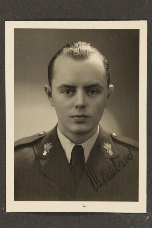 Sõjaväe Tehnikakooli 2. kursuse suurtükiklassi õpilane lipnik Erich Linalaid