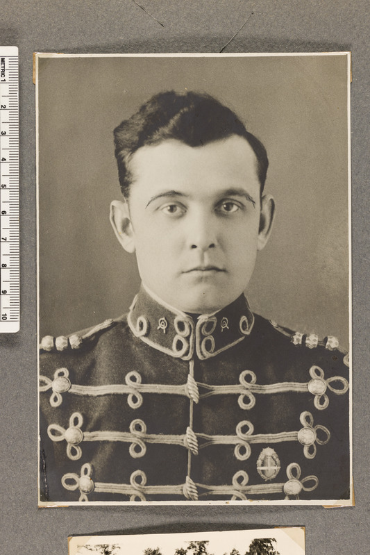 August Jansikene