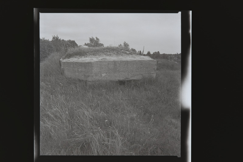 Sõru patarei 2. ja 3. suurtüki vahekoht 1941. a ehitatud dotiga, 1987