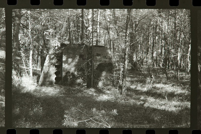 Tahkuna 12" patarei kivipurusti säilmed, 1987