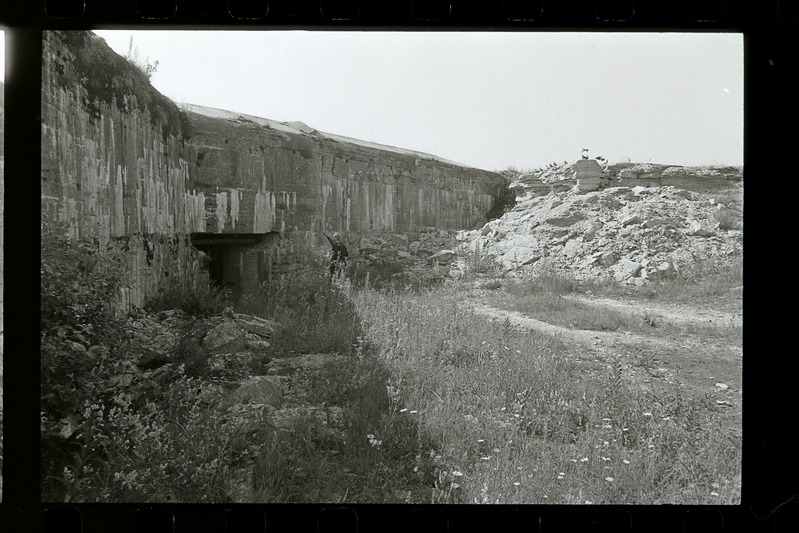Vääna-Posti varjendi õu, 1987