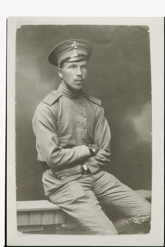 Karl Hõbenik tsaariarmee mundris