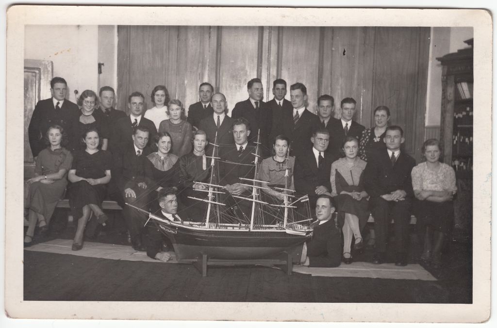 Grupifoto, Elmar Anniko Kuressaares tantsukursustel