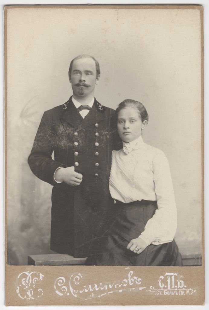 Meremees Rudolf Valter koos naisega, ateljeefoto