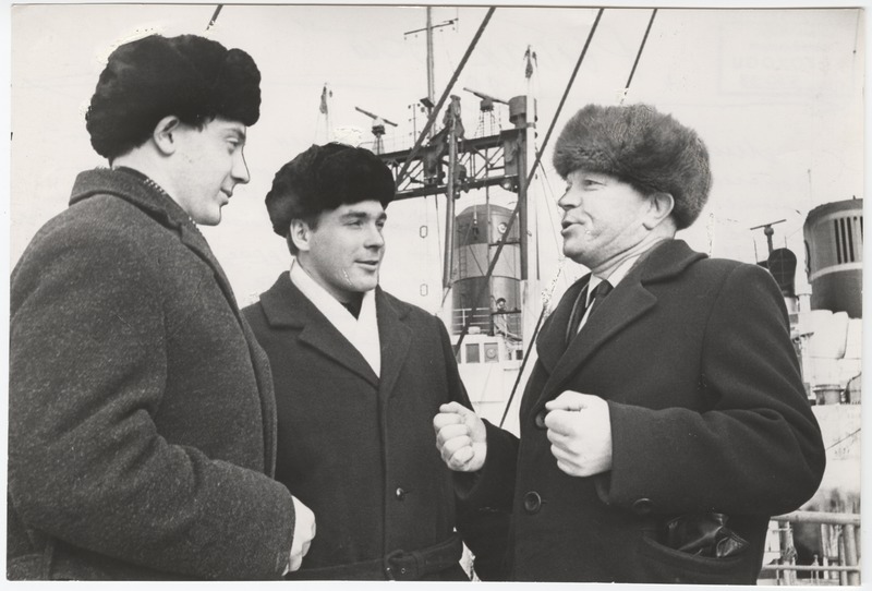 Baaslaeva "Ural" kalameistri abi Mihhail Peigolainen, katlamasinist Adolf Erras ja masinist Sergei Tutsaljuk