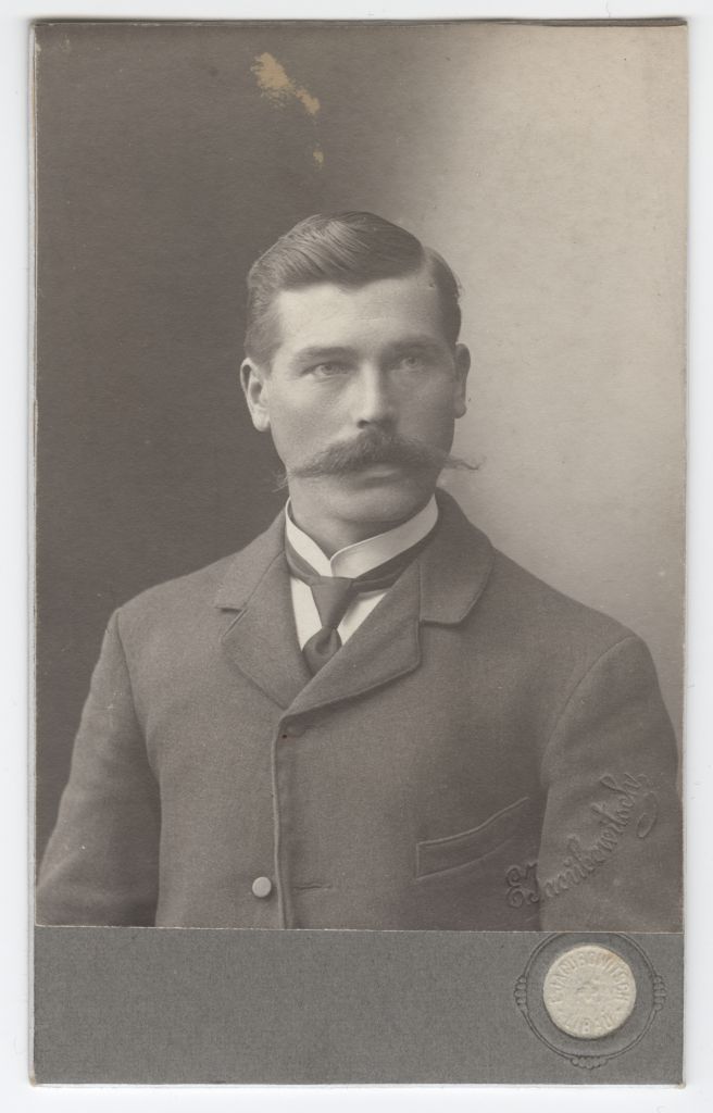 Kapten Gustav Bergström, portree.
Ateljeefoto