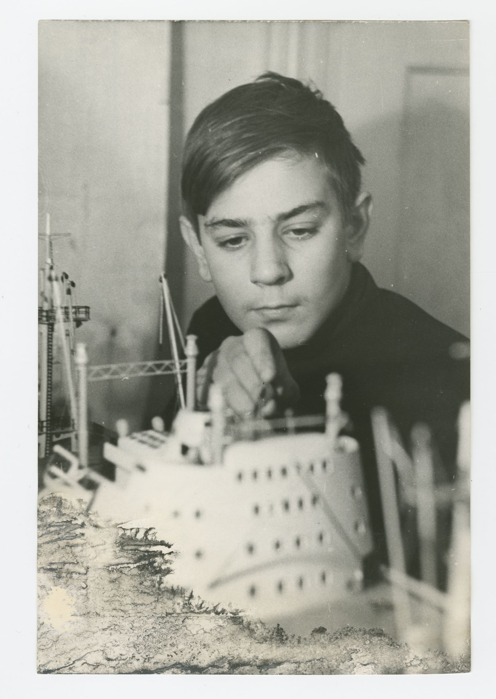 ALMAVÜ Tallinna Mereklubi laevamudelite ehitajate ringi liige J. Tõlles