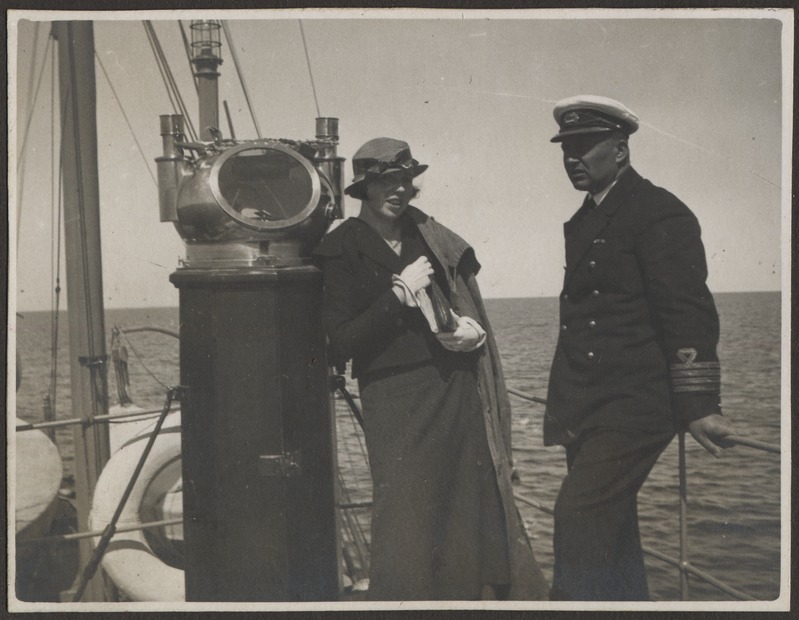 Hermann Tõnissoo naiskaaslasega aurulaeval "Lood", foto Hermann Tõnissoo perealbumist