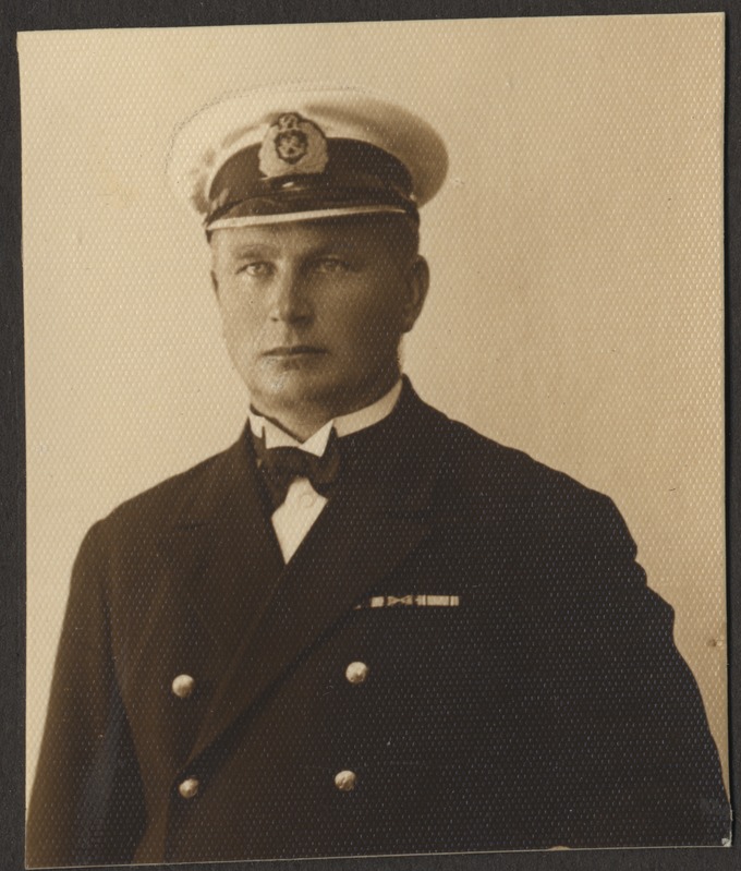 Portreefoto: Hermann Tõnissoo. Foto Hermann Tõnissoo perealbumist