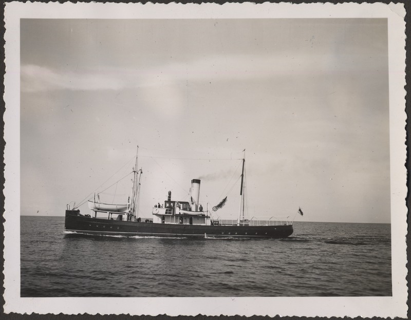 Aurulaev "Lood" merel, foto Hermann Tõnissoo perealbumist