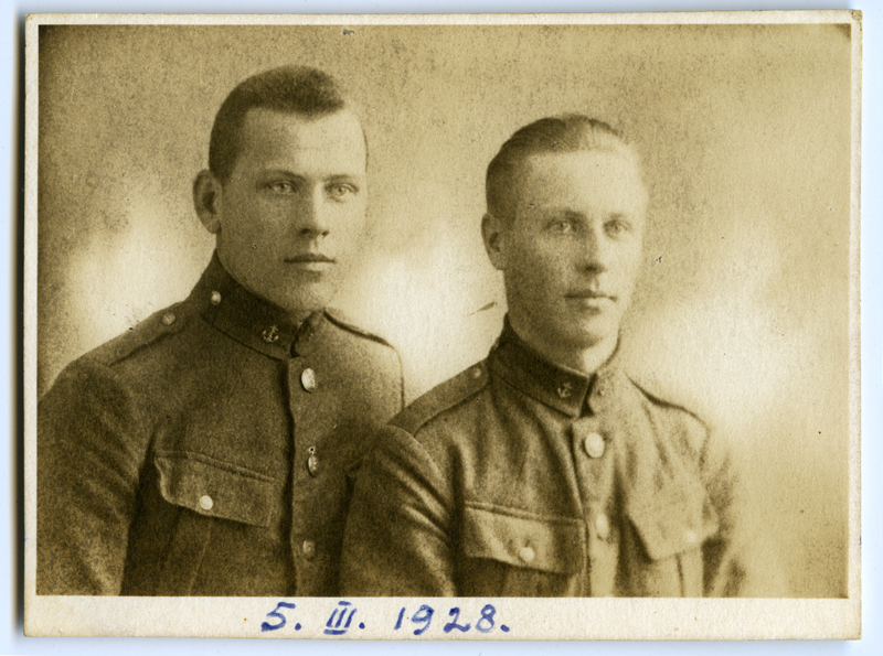 Aegna komandantuuri ajateenijad Theodor Lõõbas ja Oskar Klooren 1928.a.