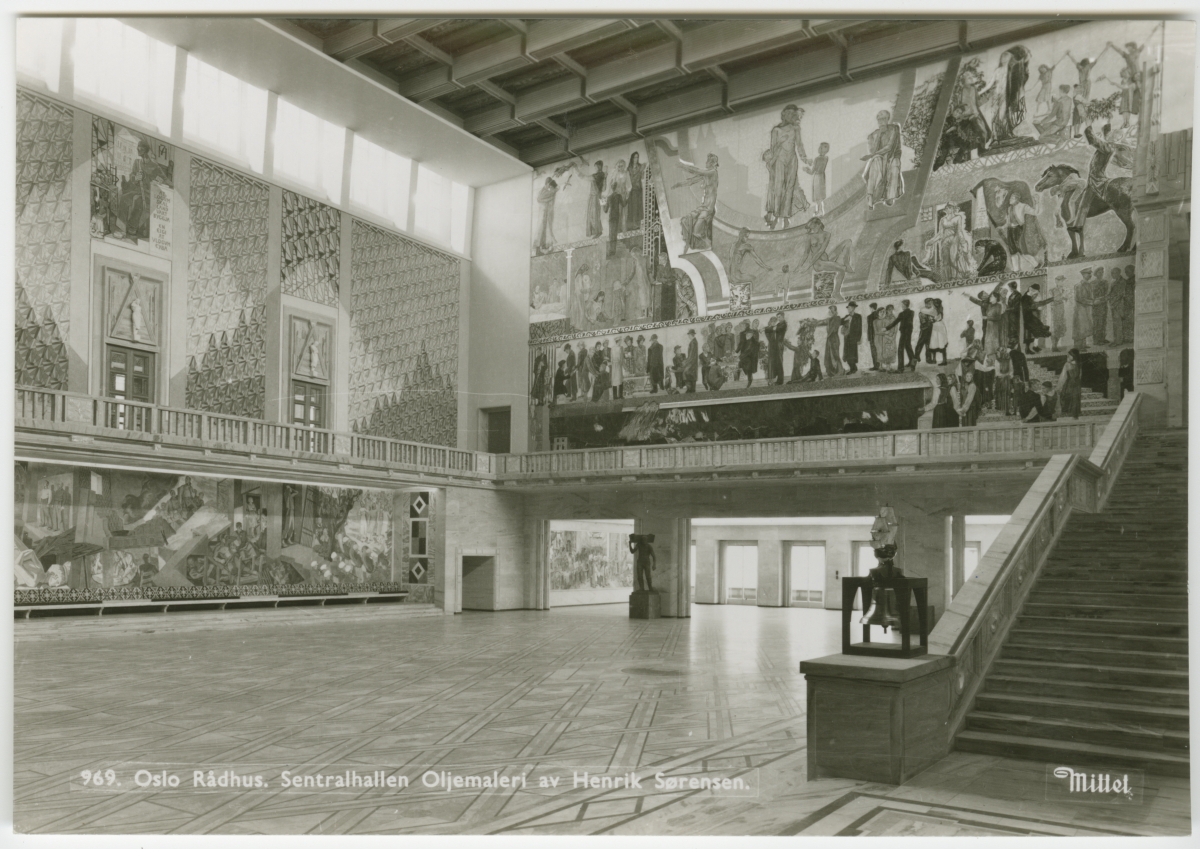 Norra. Oslo. Raekoda. Sisevaade, peahall koos Henrik Ingvar Sørensen´i maalidega