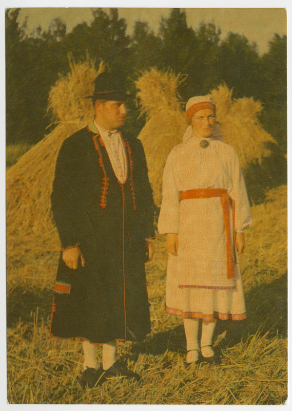 Eesti. Tarvastu rahvarõivais mees ja naine