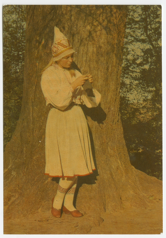 Eesti. Kihnu rahvariides naine