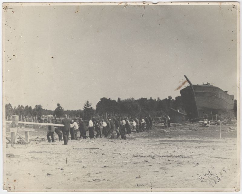 Laeva vetteajamine Õngul