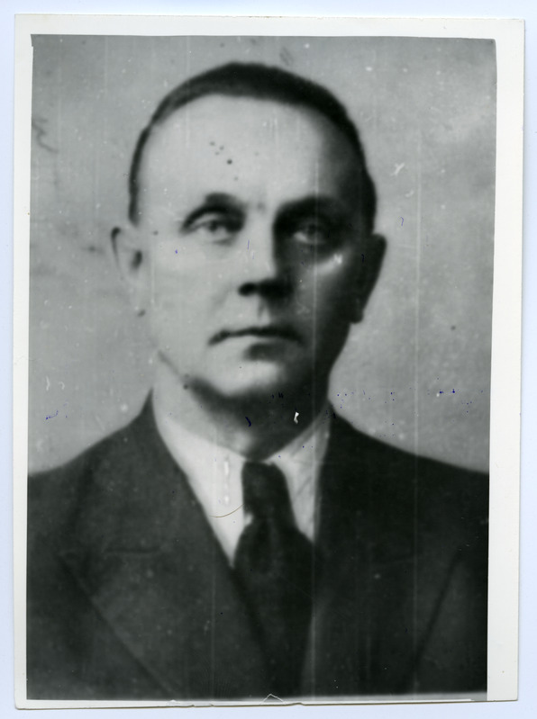 Eesti Riikliku Merelaevanduse varustuskontori varustusjaoskonna ülem Aleksander Päären