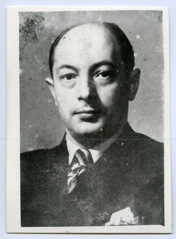 Eesti Riikliku Merelaevanduse varustuskontori toitlustus- ja kaubandusosakonna ülem Arnold Ligur