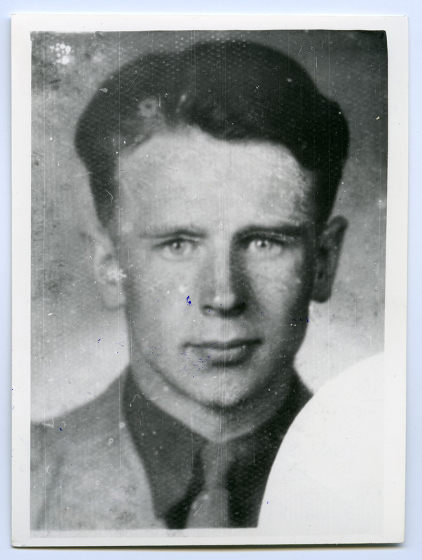 Eesti Riikliku Merelaevanduse mootorpurjeka "Nordost" madrus Bernhard Saarnak