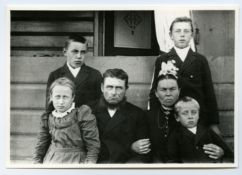 Kapten Jakob Kristenbrunni perekond. Grupifoto.
15.07.1898