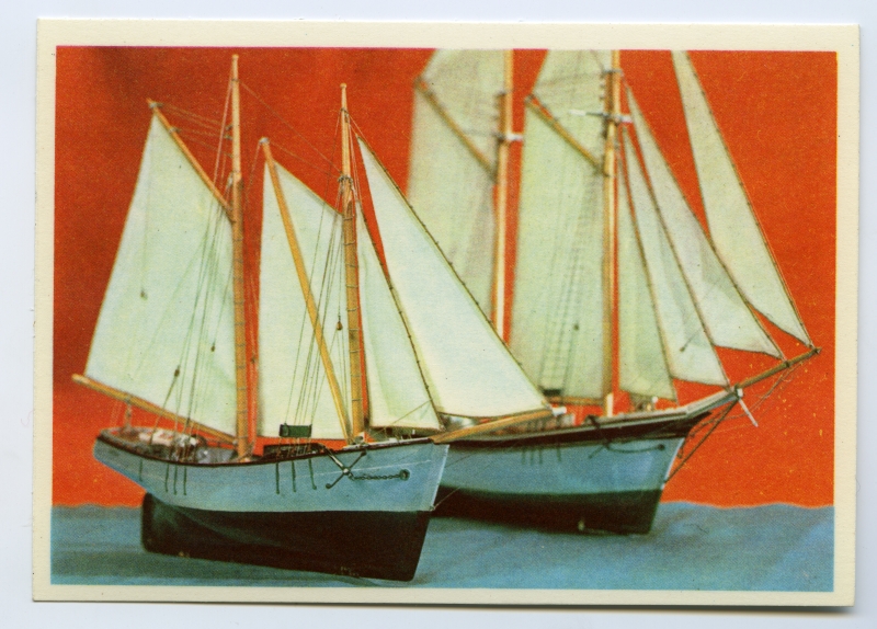 Purjelaevade "Delfiin" ja "Leas" mudelid Eesti Riikliku Meremuuseumi kogust