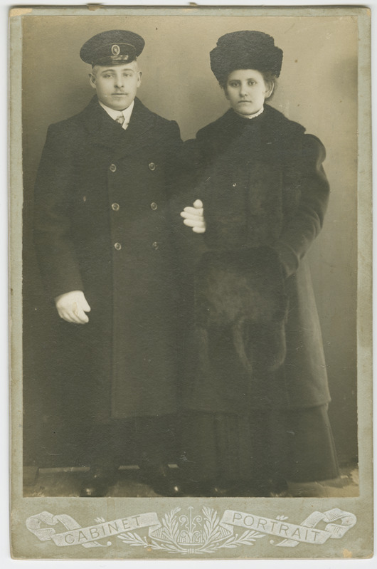 Kabinetfoto, Mihail Moonson (Mihkel Meremaa) koos naisega