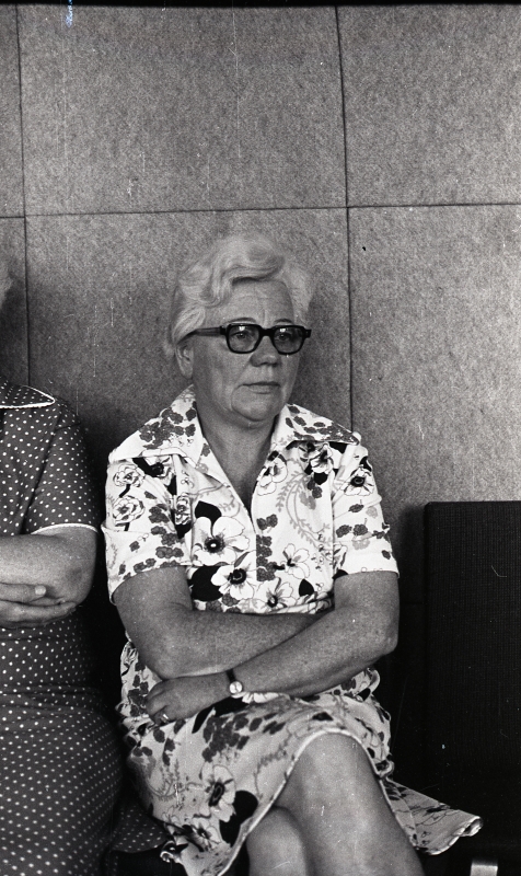 Kalurikolhoosi "Lääne Kalur"  staažikas raamatupidaja Elvi Vassiljeva Haapsalu kalatööstuse direktori kabinetis