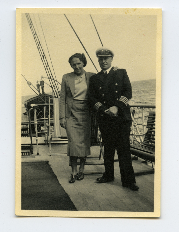 Kapten Vasil (Vassili) Nairis koos abikaasaga laevatekil