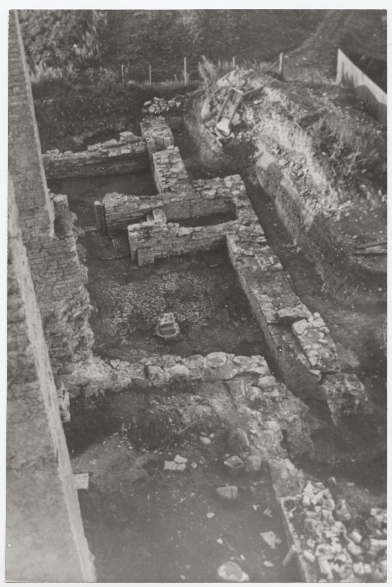 Pirita kloostri varemed. Vaade kloostri kiriku idaküljel väljakaevatud müüridele.
1934