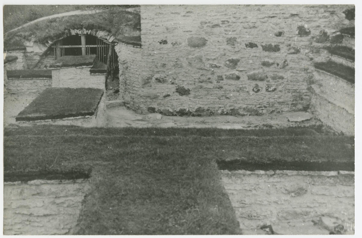 Pirita kloostri varemed. Vaade kloostri kiriku idaküljel väljakaevatud müüridele. 1934