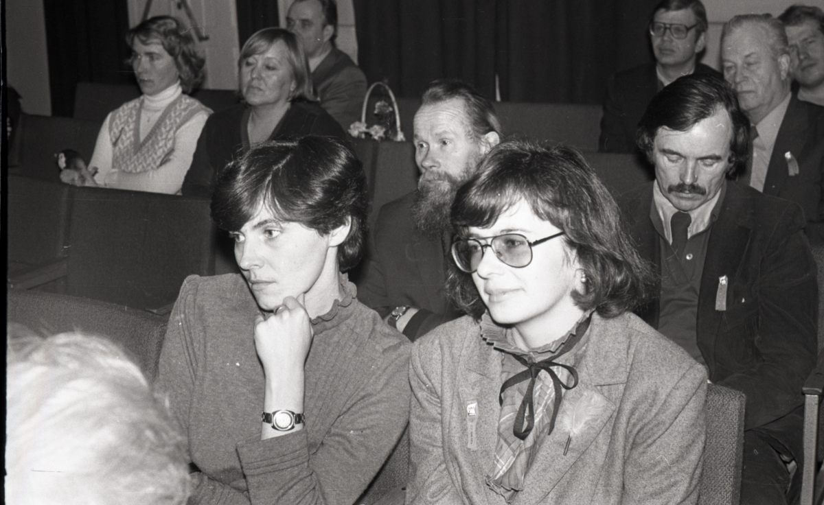 Eesti Riikliku Meremuuseumi teaduskonverents, vaade saali, esireas Helju Zahharov, meremuuseumi massitöö osakonna juhataja, Katrin Savomägi, Meremuuseumi kalandusosakonna juhataja