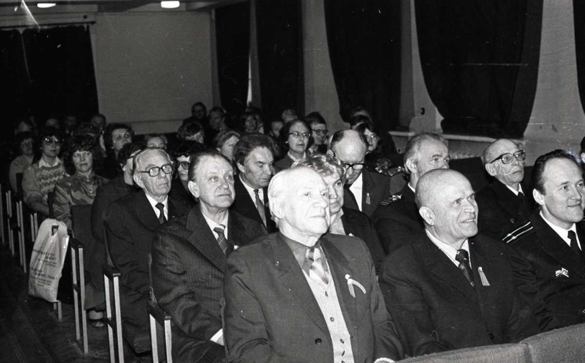 Eesti Riikliku Meremuuseumi teaduskonverents, vaade saali, Rudolf Remmelt, Leo Piik Meresõprade ringist, Georg Rosenberg Kroonlinnast, seotud jäämurdjaga "Volõnets"