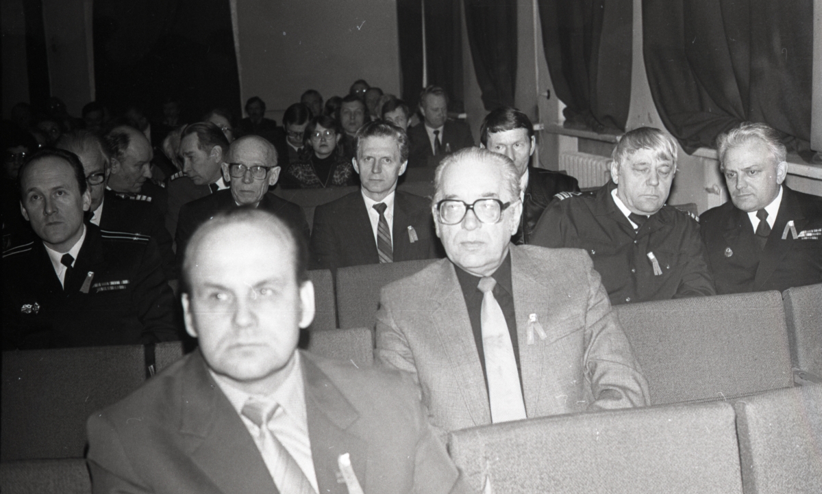Eesti Riikliku Meremuuseumi teaduskonverents, vaade saali, esireas Vello Mäss, teises reas Endel Sõerde, ETV diktor, klubi "Viikar" president, kolmandas Georg Rosenberg, G. Põžov ja Vladimir Kopelman