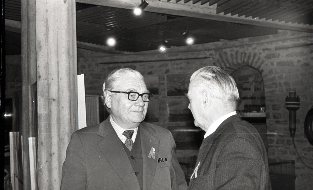 Eesti Riikliku Meremuuseumi teaduskonverentsist osavõtjaid muuseumis näituse avamisel, Herman Sepp ja Edmund Russow