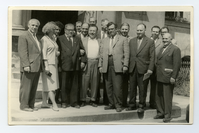 Grupifoto. Eesti Riikliku Merelaevanduse ülem Modest Käbin koos Ostsee-Zeitungi töötajatega.
12.07.1961
