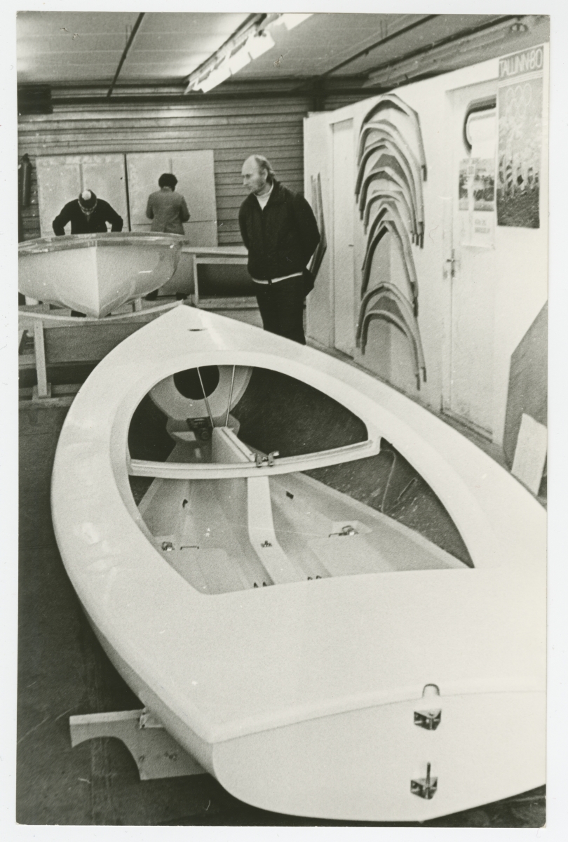 Jahtide ehitamine. Esiplaanil "Finn" klassi jaht.
1978