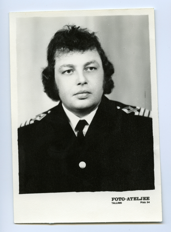 Veiko Nuuter - kalurikolhoosi "Hiiu Kalur" kapten.
Portree vormiriietuses.
1978