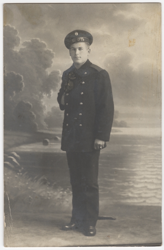 Vene Tsaarilaevastiku vahilaeva "Berkut" madrus vormis.
Portreefoto.
29.10.1917