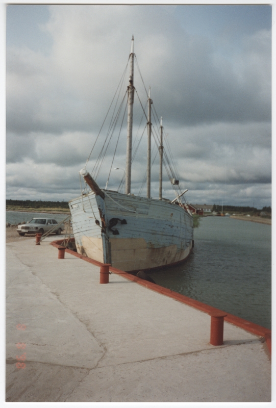 Mootorpurjelaev "Alar" kai ääres