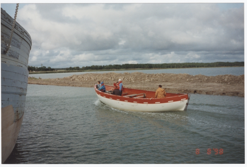 Parvlaeva "Estonia" päästepaat Sõru sadamas.
Hiiumaa.
9.08.1998