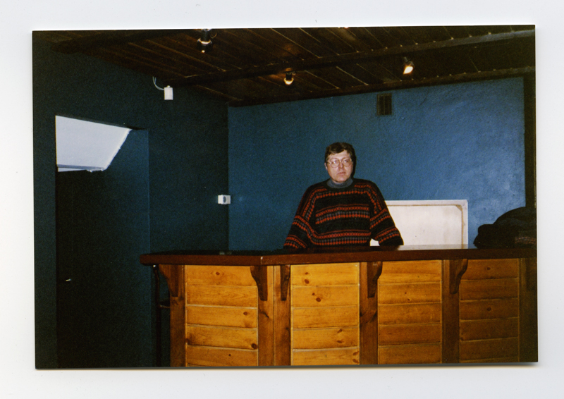 Meremuuseumi laeva "Mare" mehaanik Arvi Ukleika fuajees