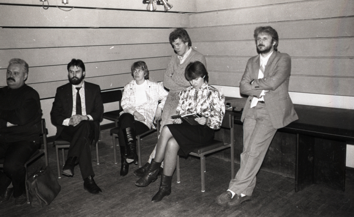 Eesti Meremuuseumi V teaduskonverents, esiplaanil paremalt alates Toomas Püvi, Helju Zahharov, Aleksander Bauman, Reet Naber, Aare Karolin, Olev Raidla