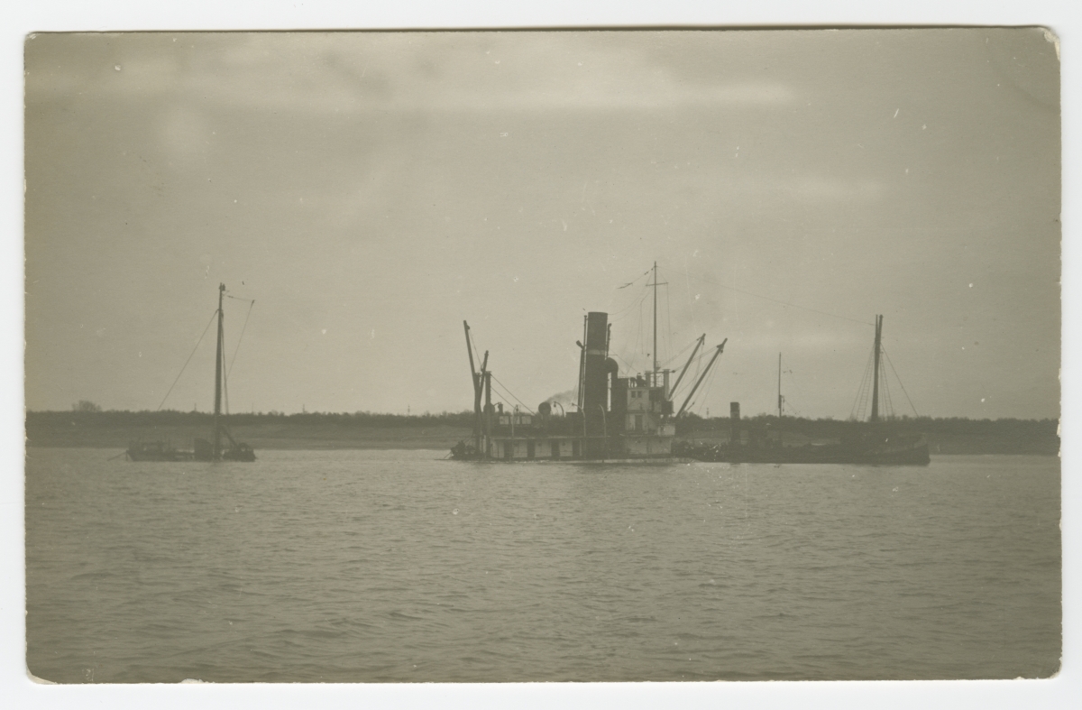 Merendusteemaline foto Herman Vastopäele kuulunud albumist.