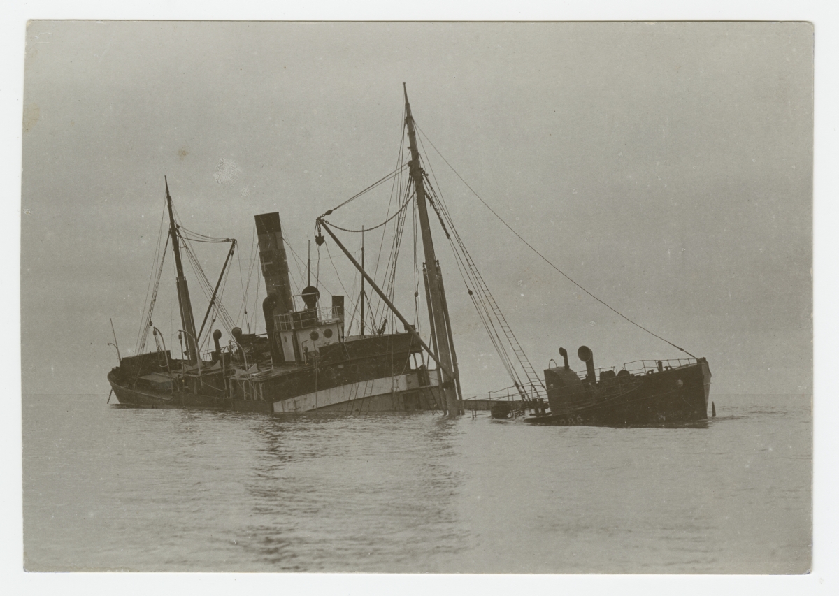 Merendusteemaline foto Herman Vastopäele kuulunud albumist.