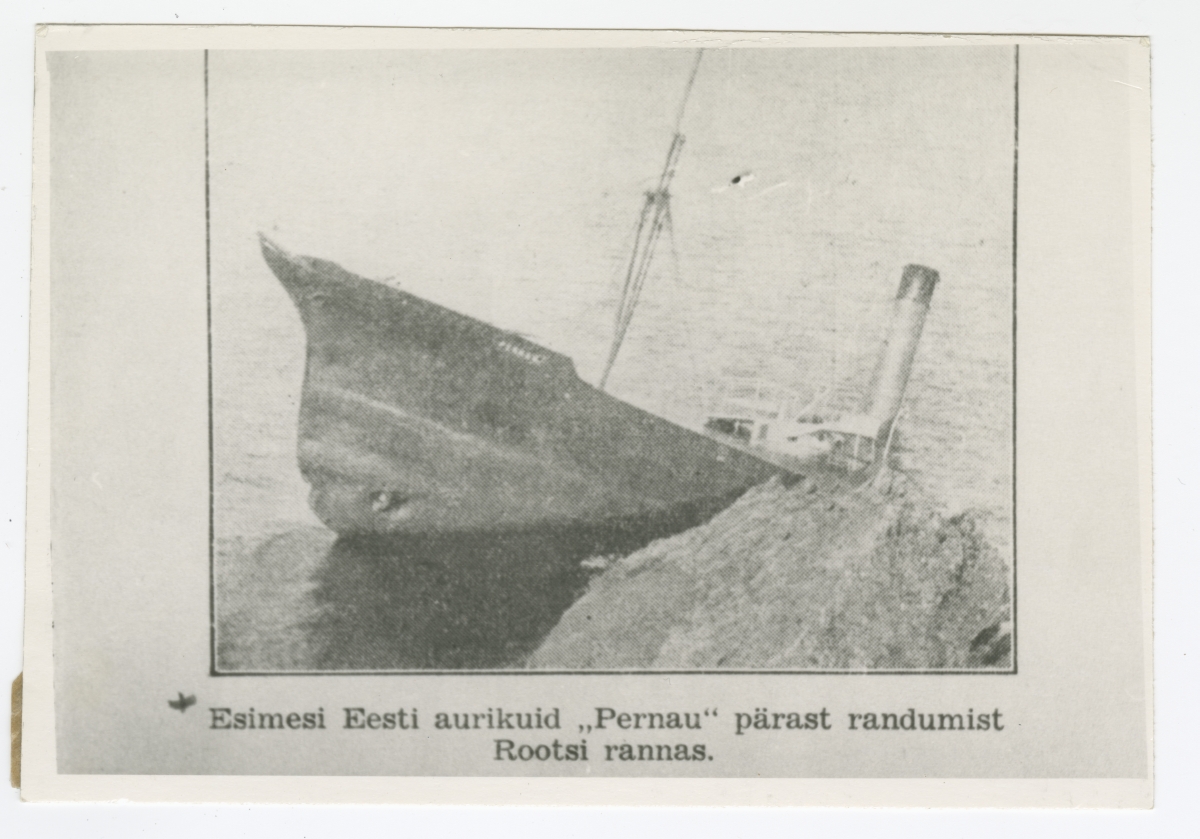 Eesti esimesi aurikuid "Pernau" pärast randumist Rootsi rannas