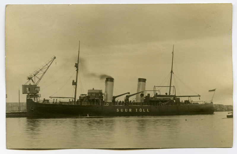 Aurulaev "Suur Tõll" sadamas
