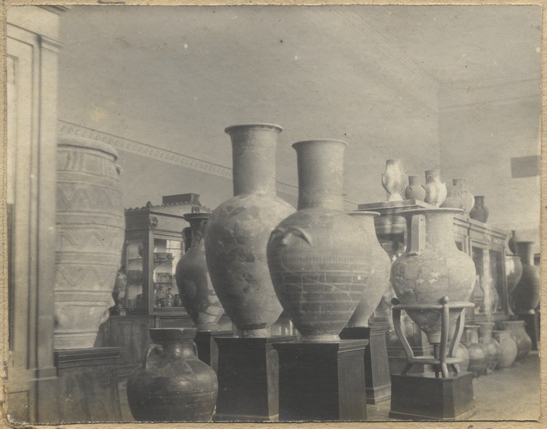 Vanade savinõude väljapanek Ateenas