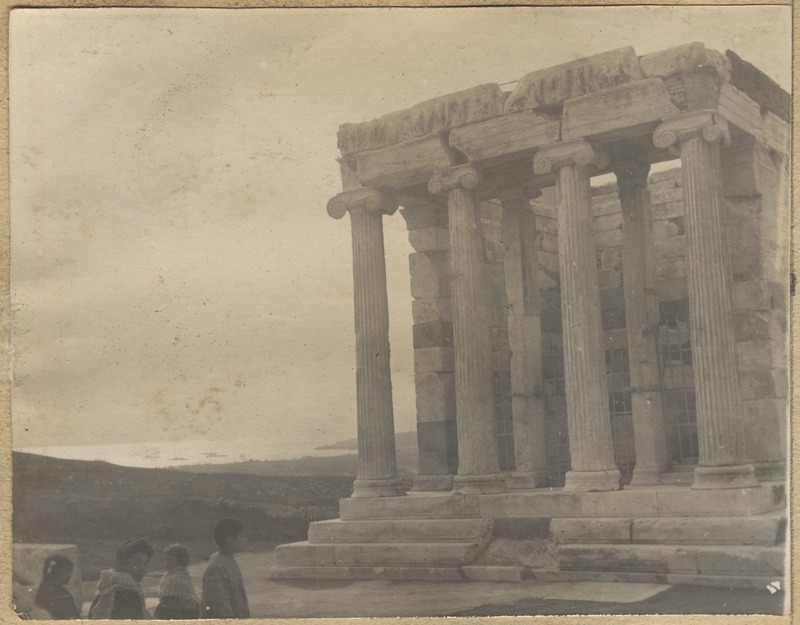 Vaade antiikaja ehitise varemetele Kreekas