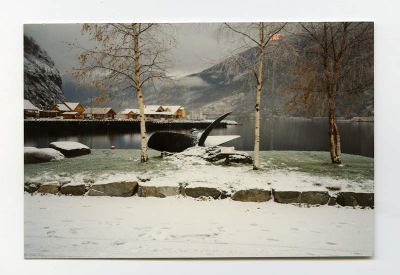 Mälestusmärk kaubaaurikule ''Begonia'' (ex. ''Aros'') Flamis, Norra.
1995